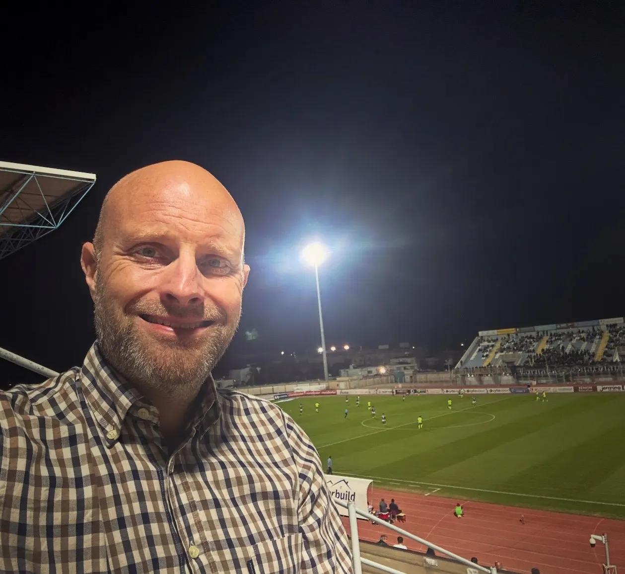 Groundhopping med Gravgaard - Gravgaard på Stadion